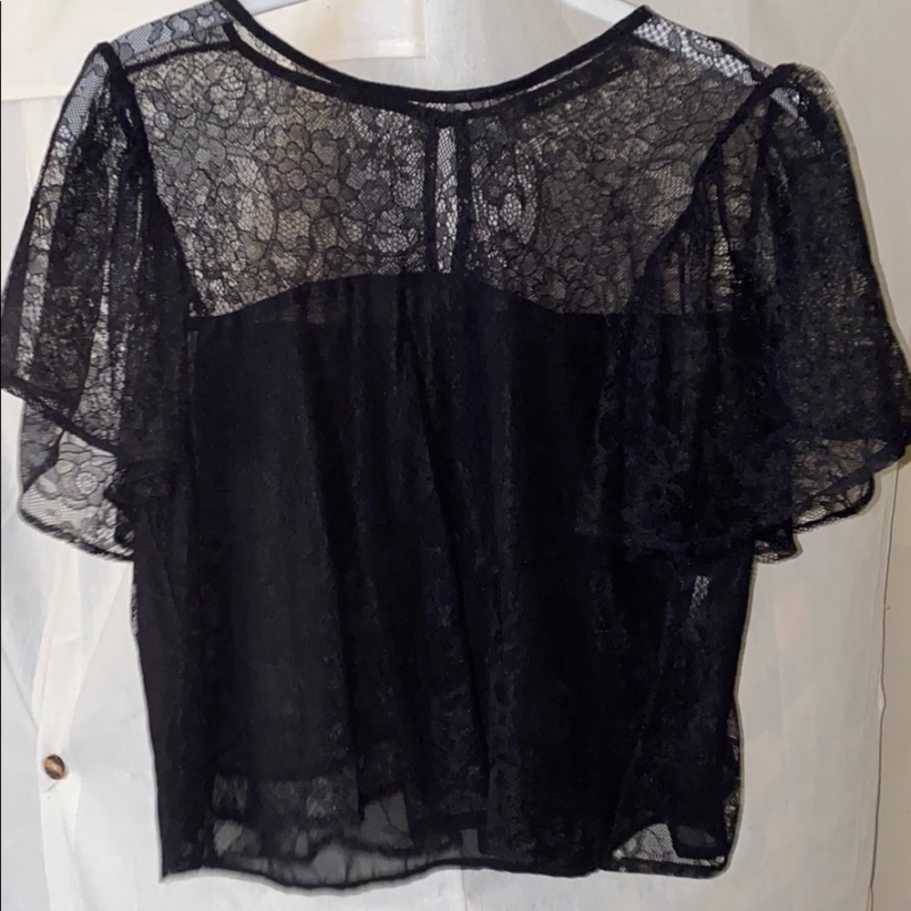SOLD 🛍: Lace Crop Zara Blouse